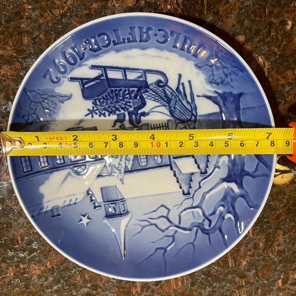 B&G Copenhagen 1992 Plate Denmark Jule After The Pastor’s Farm Porcelain Blue - Picture 3 of 3